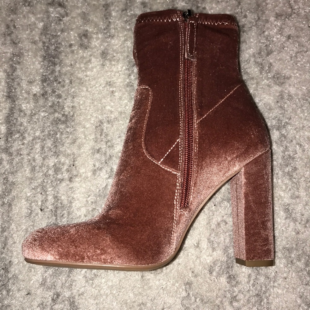 Shoes - Picture 3 of 4